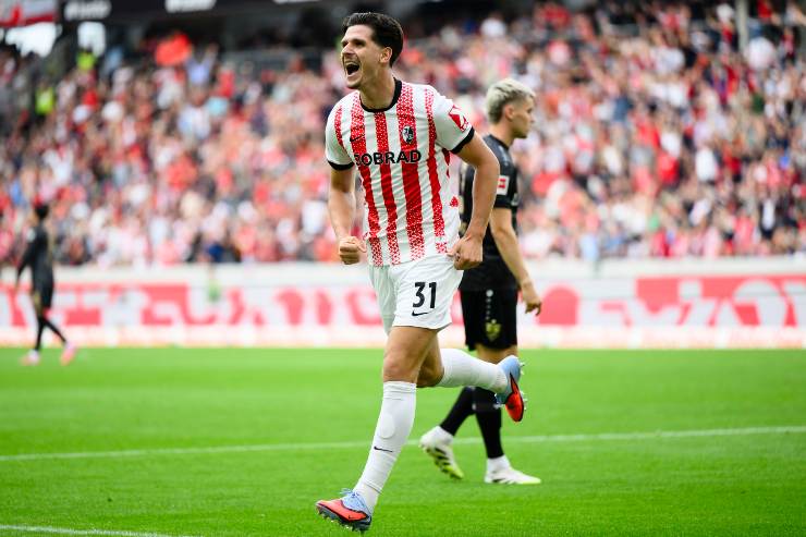 Matanovic esulta dopo un gol