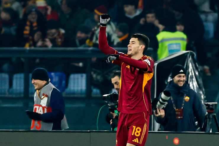 Matias Soulé esulta dopo un gol