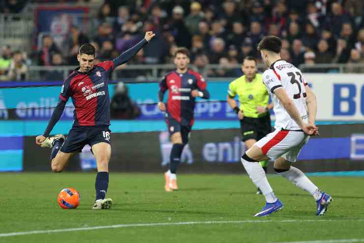 Matteo Prati calcia in porta