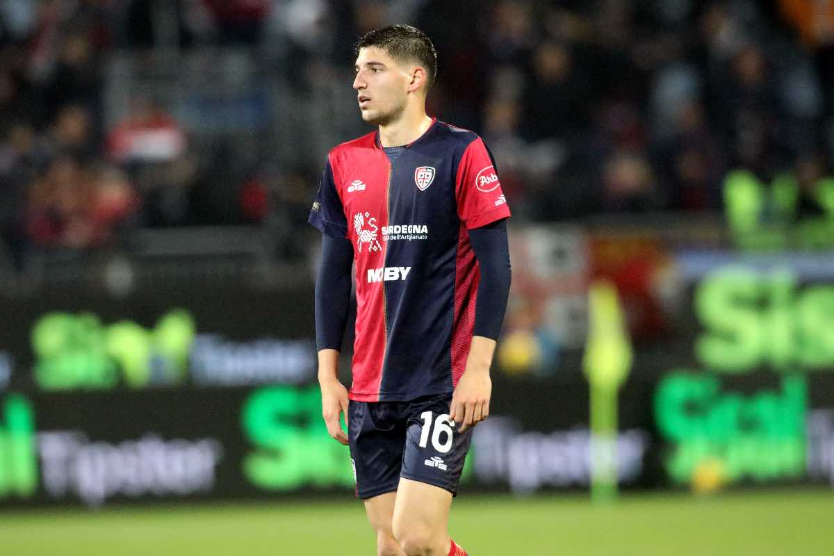 Matteo Prati in azione durante Cagliari-Genoa