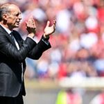 Max Allegri applaude