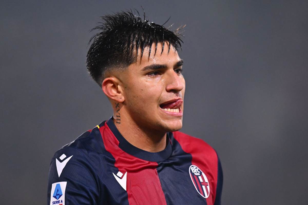 Santiago Castro con la maglia del Bologna