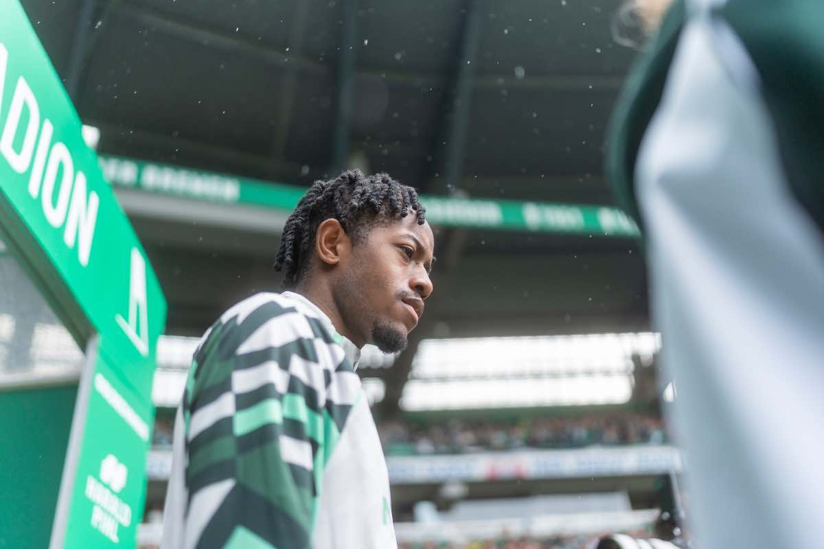Samuel Mbangula entra in campo per Werder Brema-Amburgo
