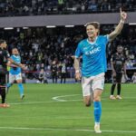 McTominay esulta dopo il gol