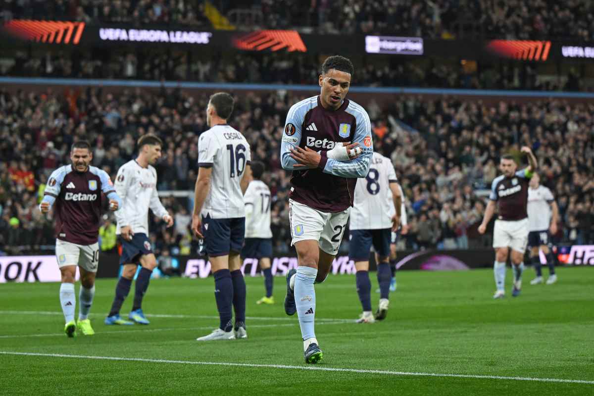 Rogers esulta dopo il gol