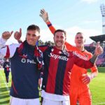 Moro, Bernardeschi e Skorupski esultano dopo la vittoria contro il Pisa