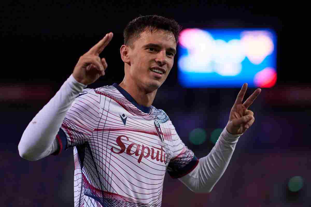 Moro con la maglia del Bologna