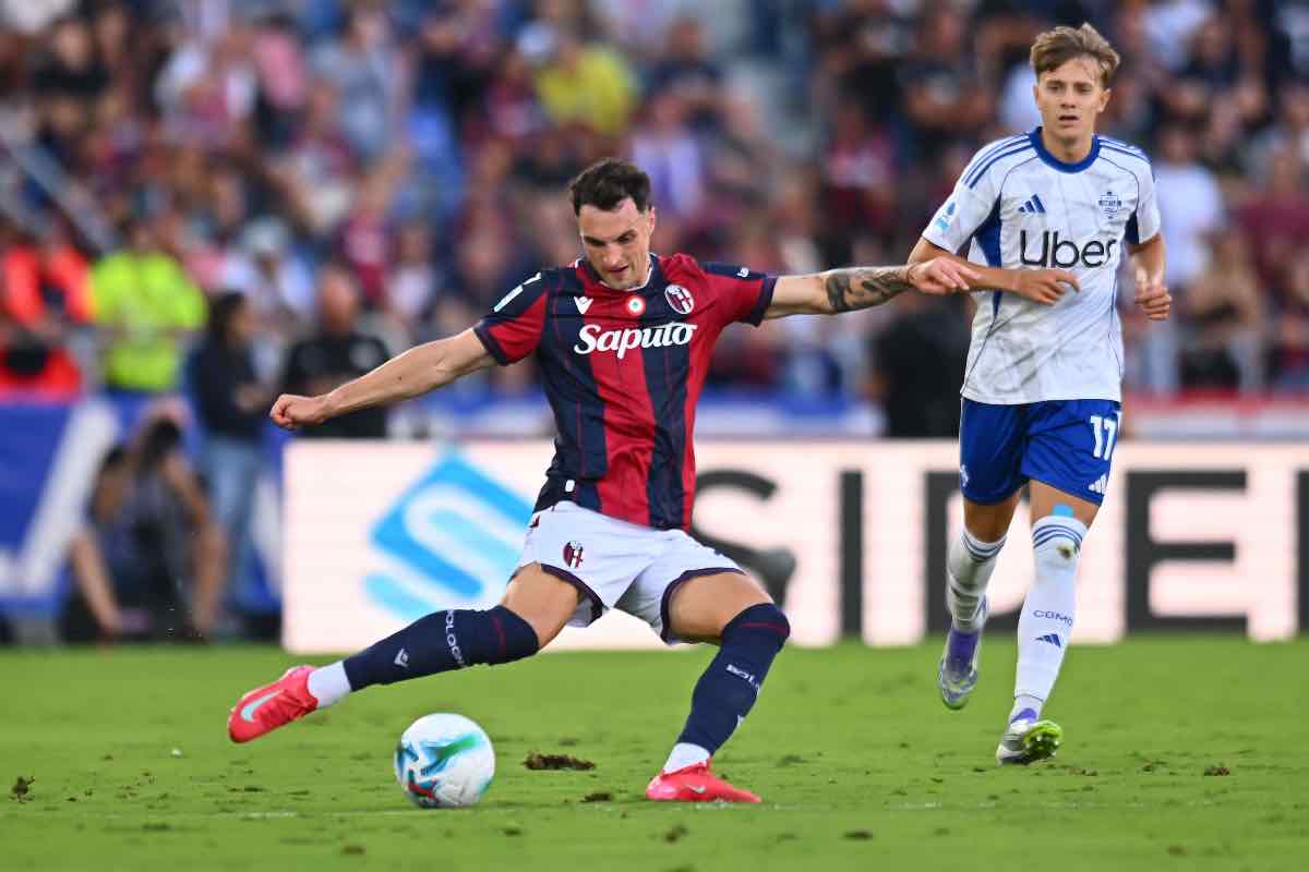 Nadir Zortea intento a calciare il pallone