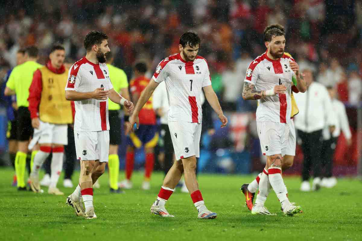 Davitashvili, Kvaratskhelia e Kashia con la maglia della Georgia