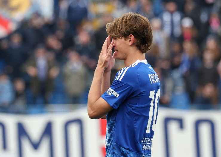 Nico Paz in primo piano