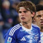 Nico Paz in primo piano