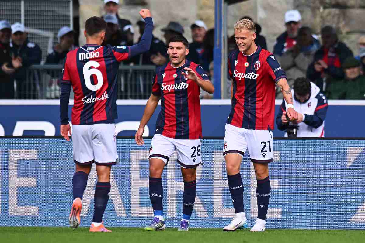 Odgaard, Cambiaghi e Moro esultano dopo il gol