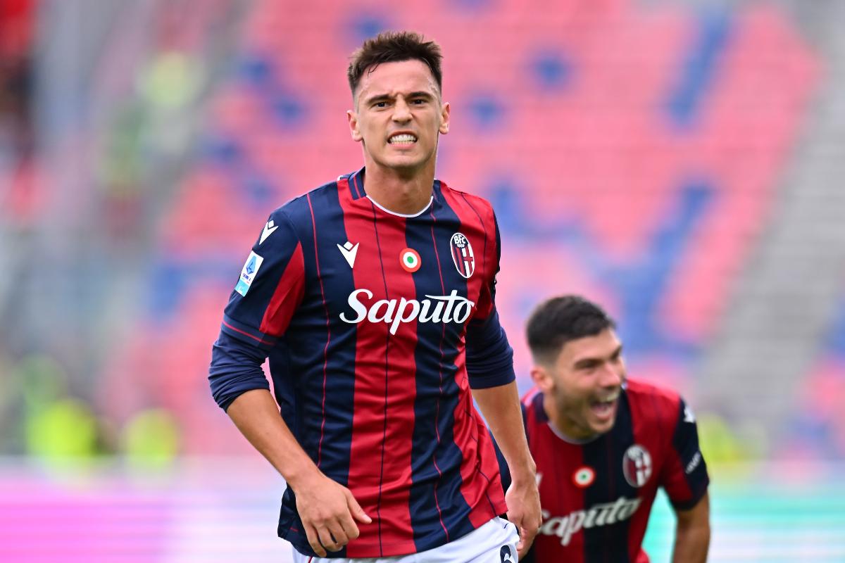 Moro esulta dopo il gol