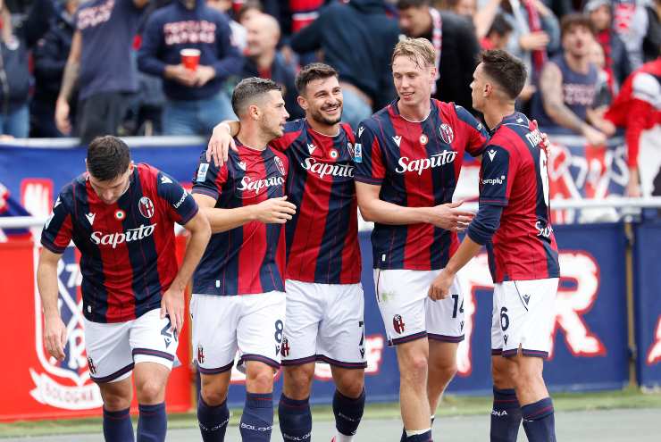 Nikola Moro festeggia con la squadra