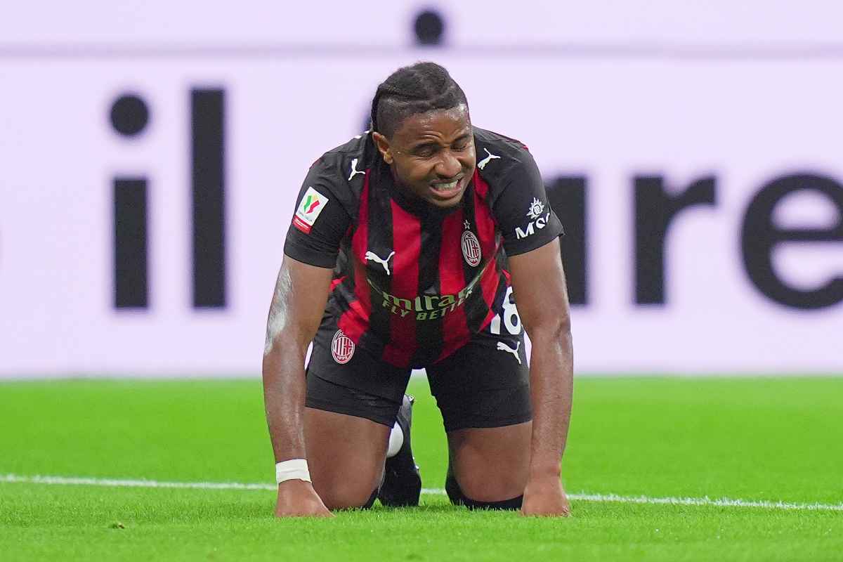 Nkunku inginocchiato sul campo