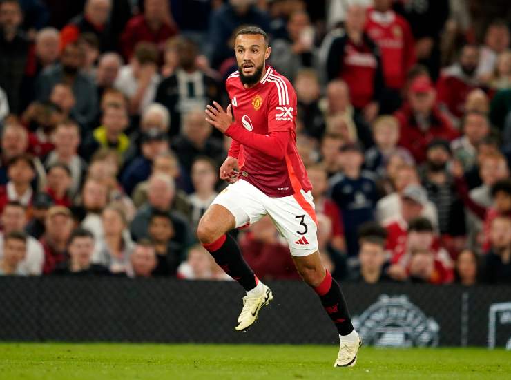 Mazraoui durante una partita