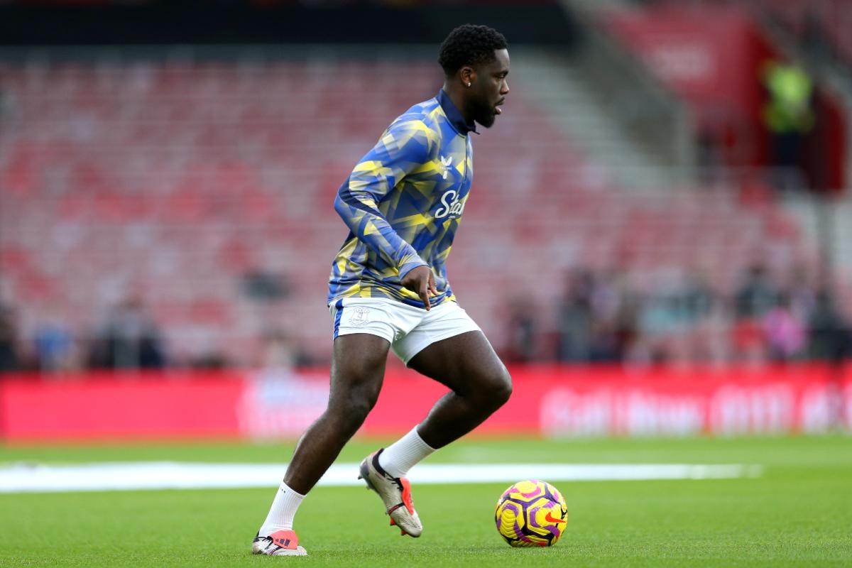 Orel Mangala nel riscaldamento