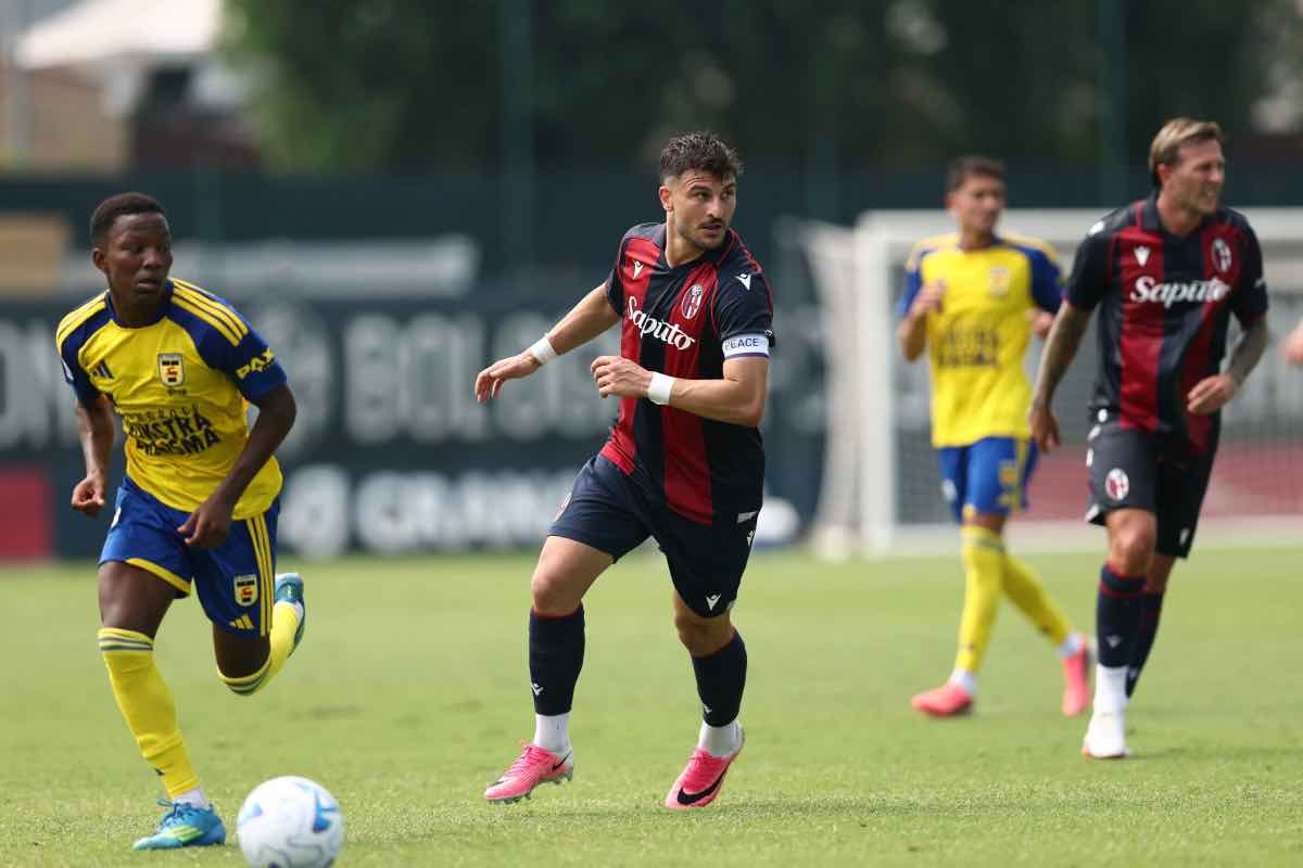 Riccardo orsolini durante l’allenamento con il Bologna