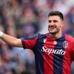 Riccardo orsolini esulta dopo il gol al Pisa