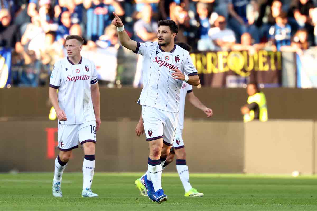 Riccardo Orsolini esulta dopo il gol in Atalanta-Bologna