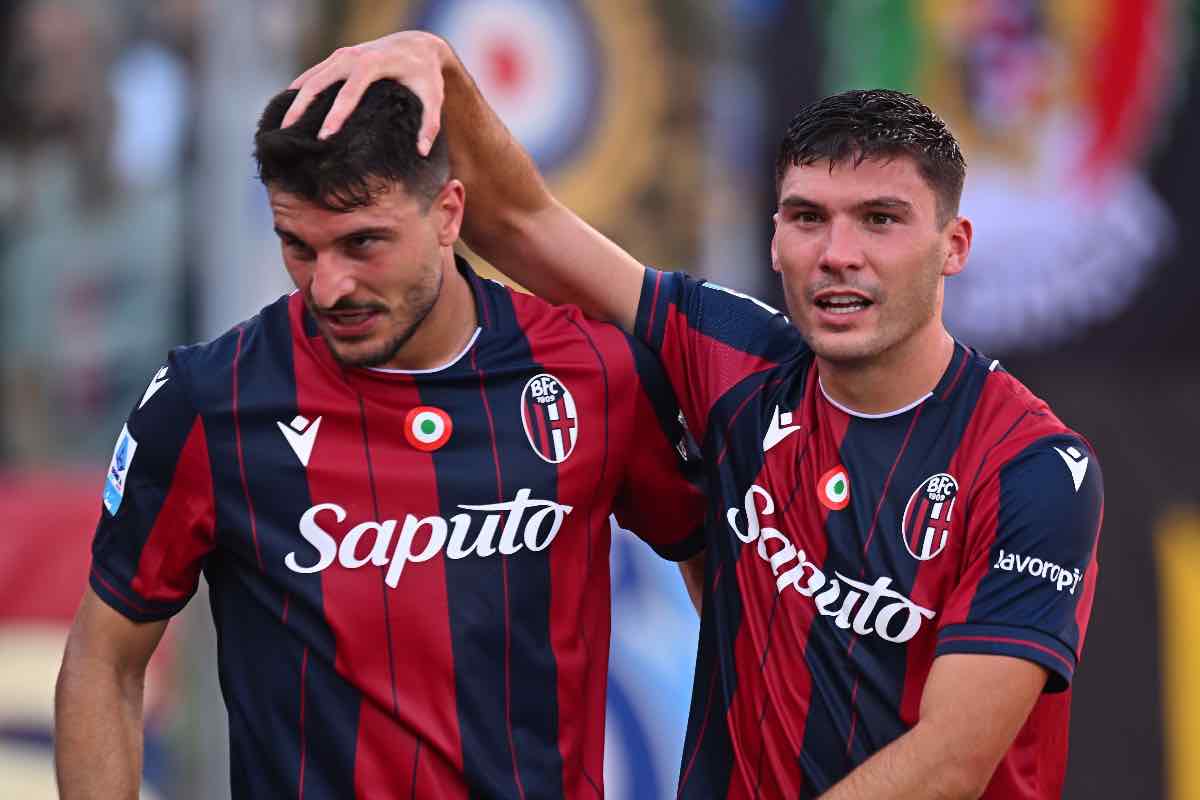 Orsolini e Cambiaghi esultano dopo il gol al Genoa