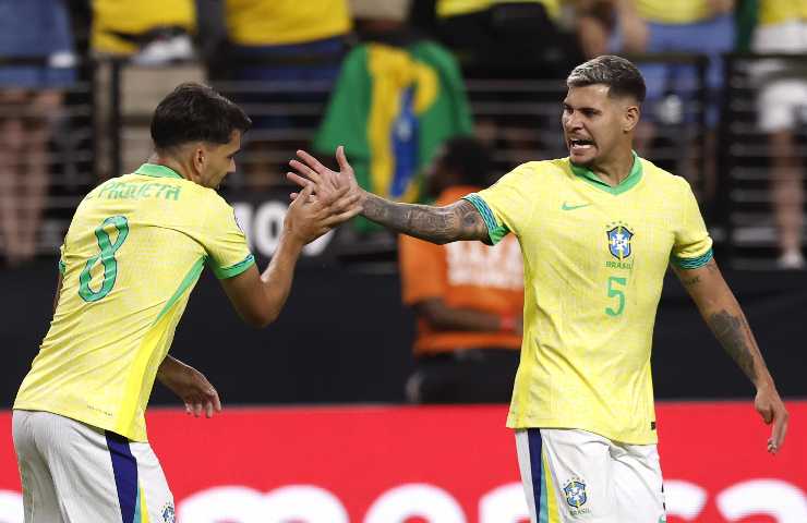 Lucas Paquetà esulta in Nazionale