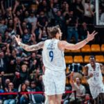 Paulius Sorokas esulta dopo una tripla