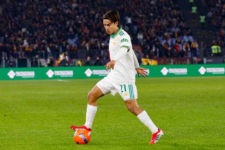 Paulo Dybala in azione con la Roma