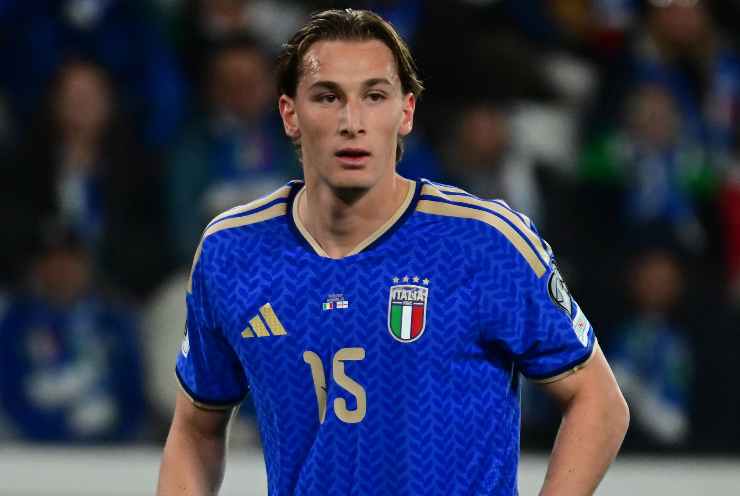 Pio Esposito con la maglia dell'Italia