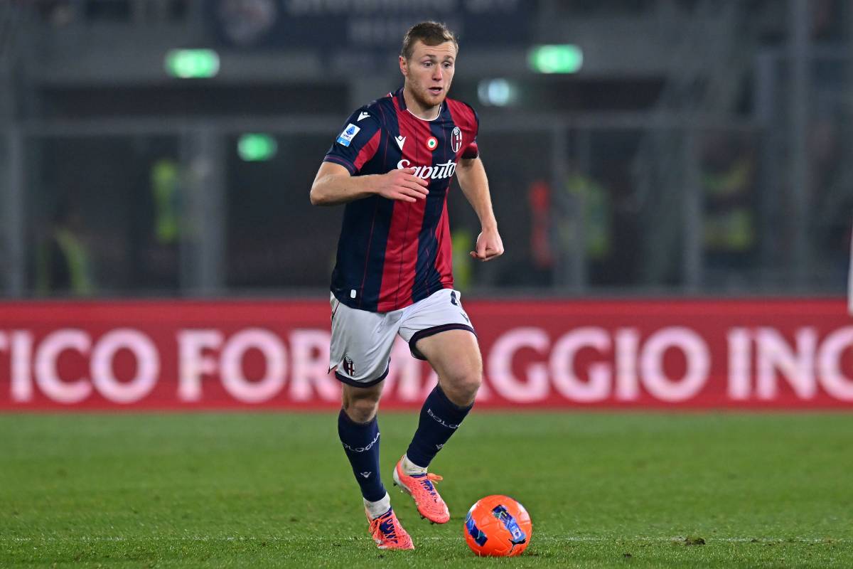 ommaso Pobega of Bologna FC during the Serie A match between Bologna FC 1909 and US Cremonese at Renato Dall'Ara Stadium on December 01, 2025 in Bologna, Italy.