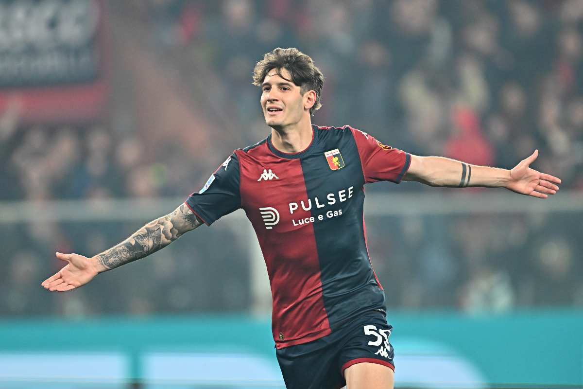 Alessandro Zanoli esulta in Genoa-Udinese