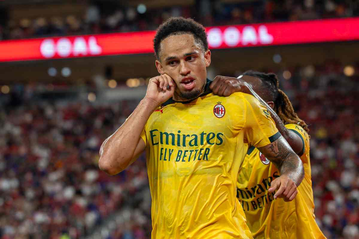Noah Okafor esulta nell'amichevole Liverpool-Milan