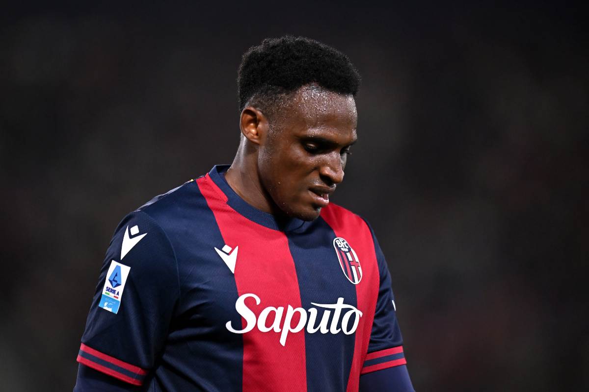 Jhon Lucumi con la maglia del Bologna