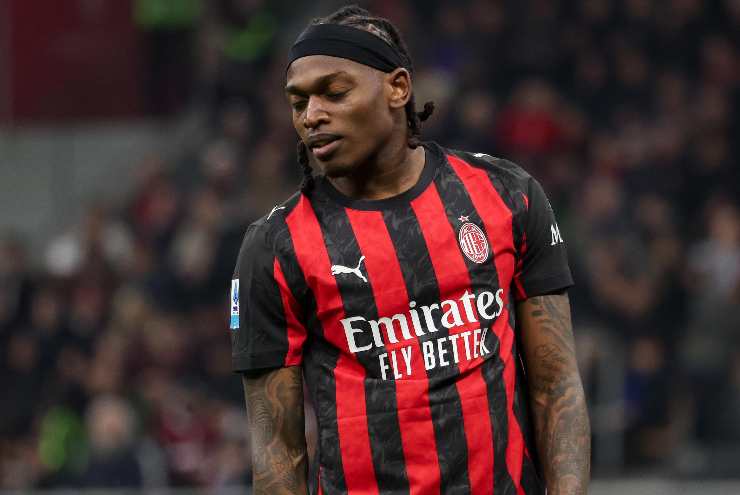 Rafa Leao con la maglia del Milan