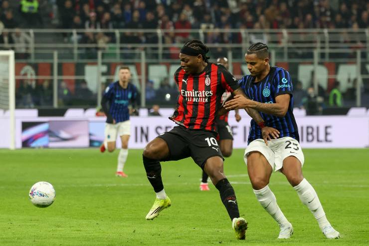 Rafael Leão in azione contro l'Inter