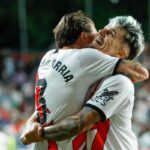 Ratiu esulta con un compagno