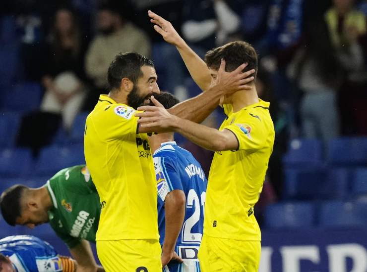 Raul Albiol abbraccia un compagno