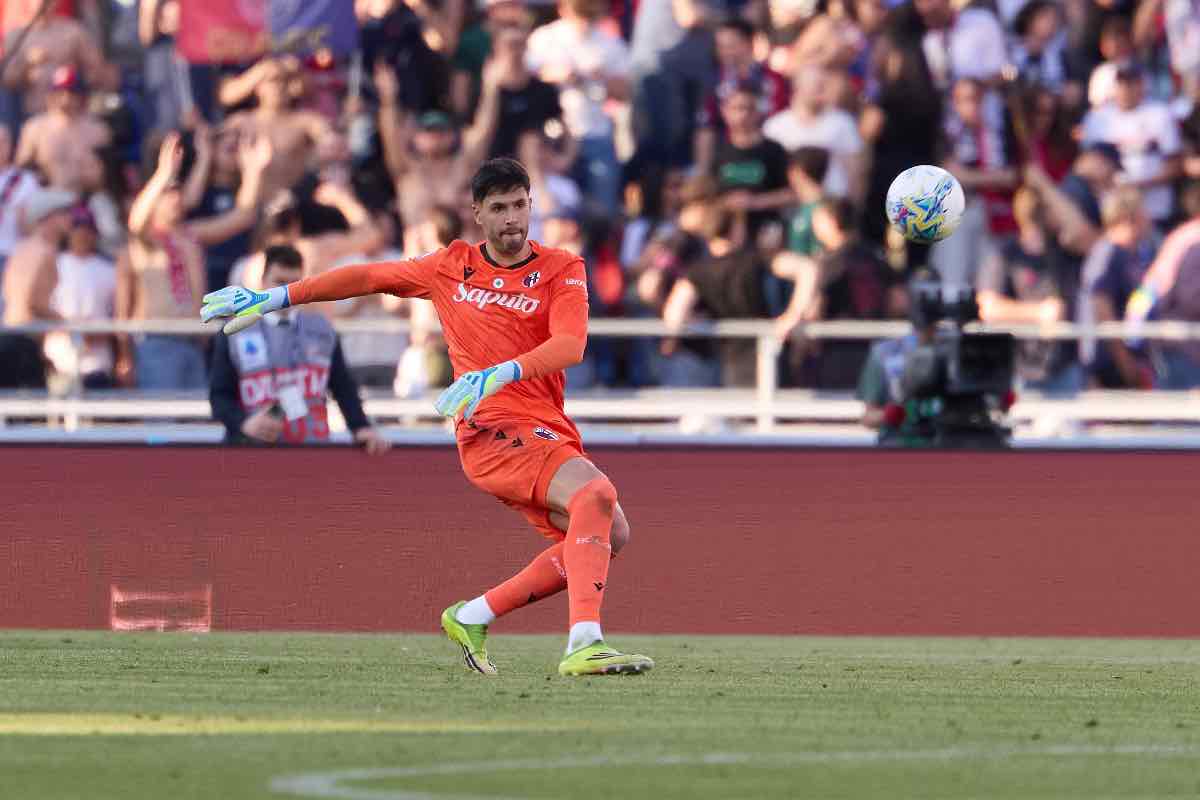 Federico Ravaglia durante un rinvio in Bologna-Roma