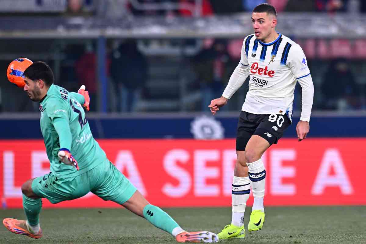 Federico Ravaglia e Nikola Krstovic durante Bologna-Atalanta