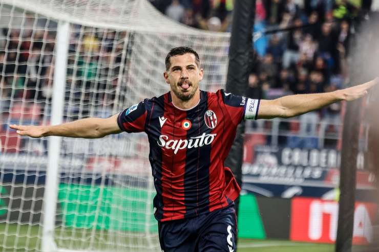 Freuler esulta dopo un gol