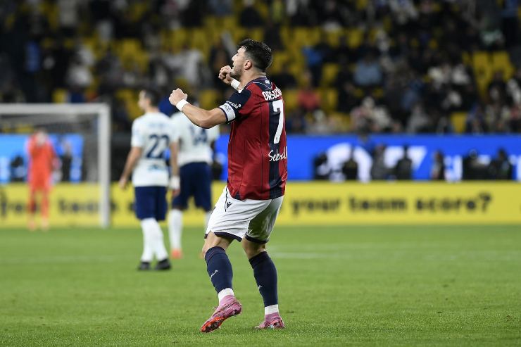 Riccardo Orsolini esulta dopo il goal contro l'Inter