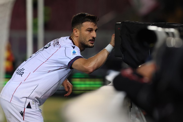 Riccardo Orsolini fa l'esultanza del toc toc