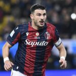 Riccardo Orsolini in campo contro l'Inter