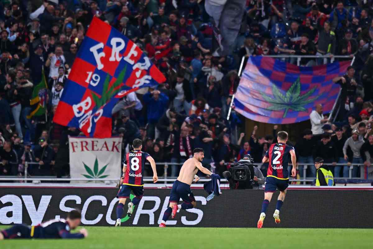 Orsolini esulta dopo un gol