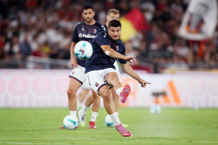 Orsolini nel riscaldamento di Roma-Bologna
