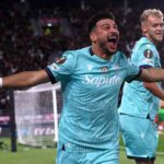 Orsolini esulta dopo il gol