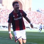 Orsolini esulta dopo un gol