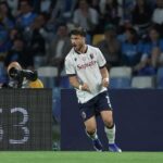 Riccardo Orsolini esulta dopo un gol