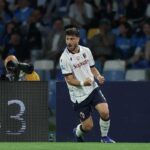 Orsolini esulta dopo il gol