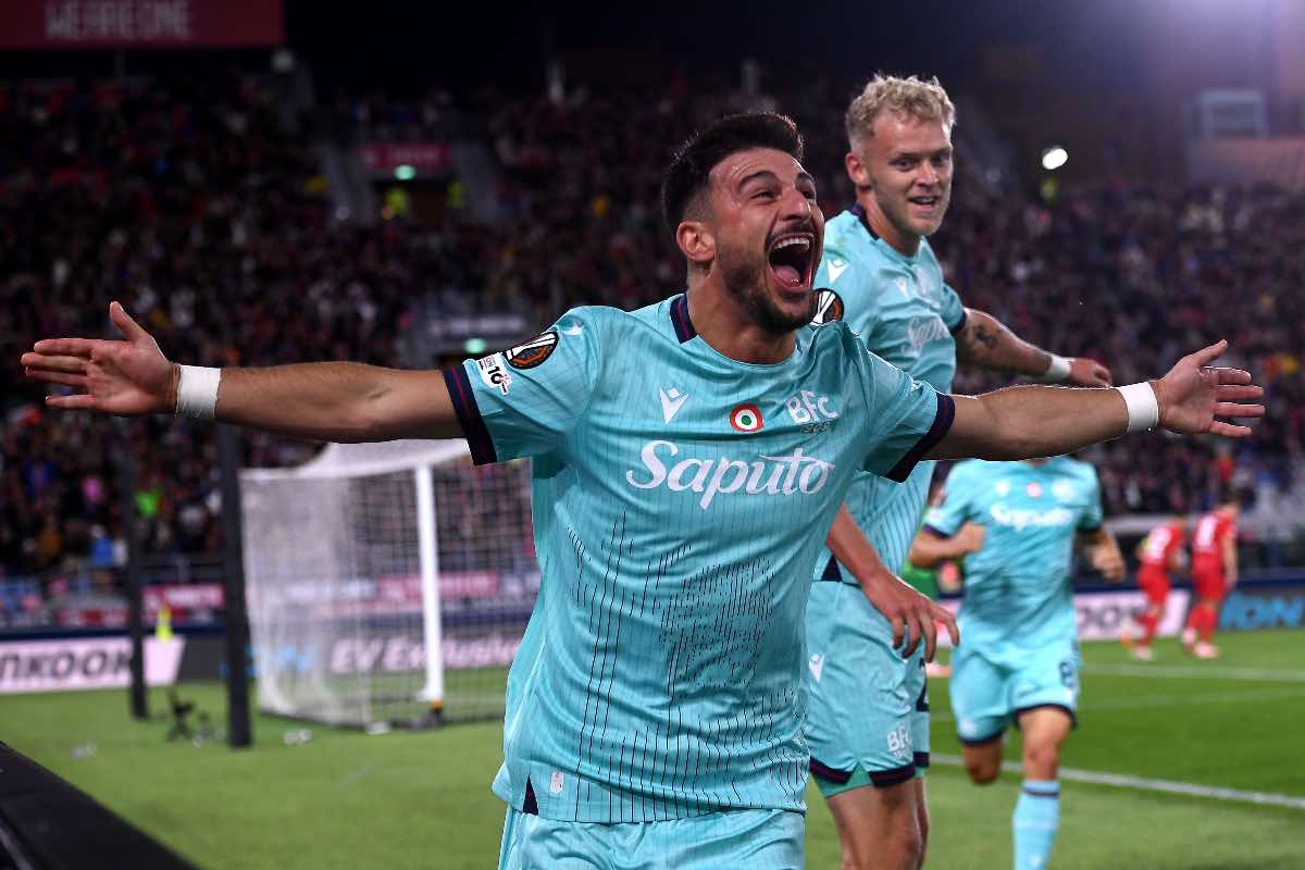 Riccardo Orsolini esulta dopo il gol al Friburgo